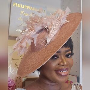 Women's Feather-Trim Fascinator Hat in Blush